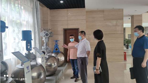 區人大副主任宗斌一行走訪調研上海滬工閥門廠(圖2)
