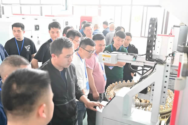 上海滬工閥門廠(集團(tuán))有限公司玉環(huán)分公司工廠現(xiàn)場(圖4)